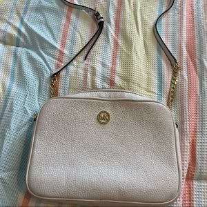 Michael Kors Crossbody handbag with Chain white